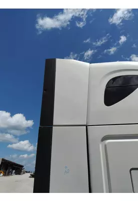 FREIGHTLINER CASCADIA 126 CAB EXTENSION