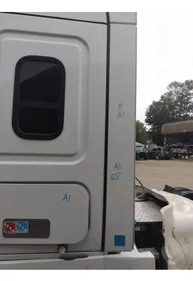 FREIGHTLINER CASCADIA 126 CAB EXTENSION