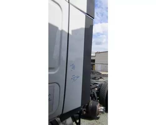 FREIGHTLINER CASCADIA 126 CAB EXTENSION