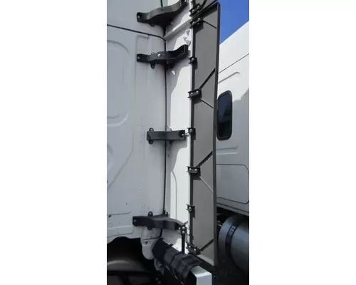 FREIGHTLINER CASCADIA 126 CAB EXTENSION