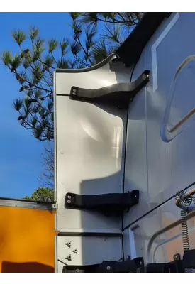 FREIGHTLINER CASCADIA 126 CAB EXTENSION