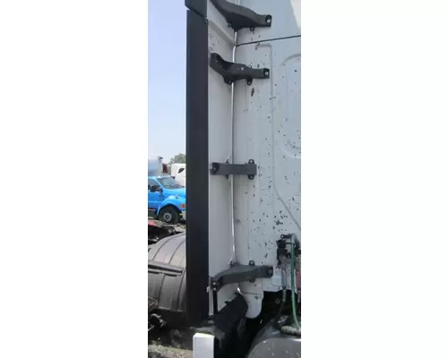 FREIGHTLINER CASCADIA 126 CAB EXTENSION