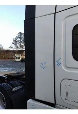 FREIGHTLINER CASCADIA 126 CAB EXTENSION