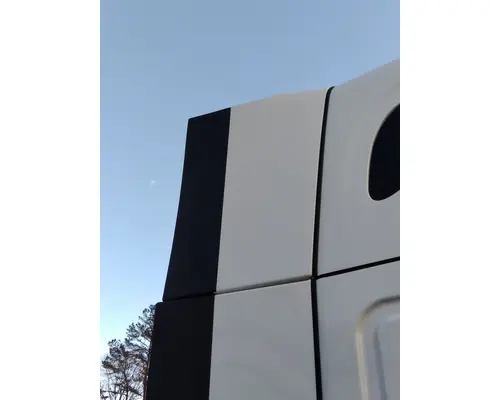 FREIGHTLINER CASCADIA 126 CAB EXTENSION