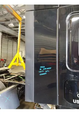 FREIGHTLINER CASCADIA 126 CAB EXTENSION