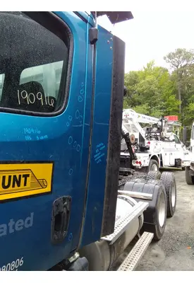 FREIGHTLINER CASCADIA 126 CAB EXTENSION