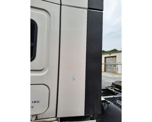 FREIGHTLINER CASCADIA 126 CAB EXTENSION