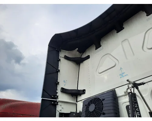 FREIGHTLINER CASCADIA 126 CAB EXTENSION