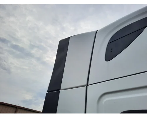 FREIGHTLINER CASCADIA 126 CAB EXTENSION