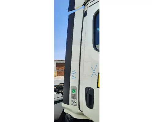FREIGHTLINER CASCADIA 126 CAB EXTENSION