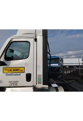 FREIGHTLINER CASCADIA 126 CAB EXTENSION