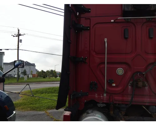 FREIGHTLINER CASCADIA 126 CAB EXTENSION