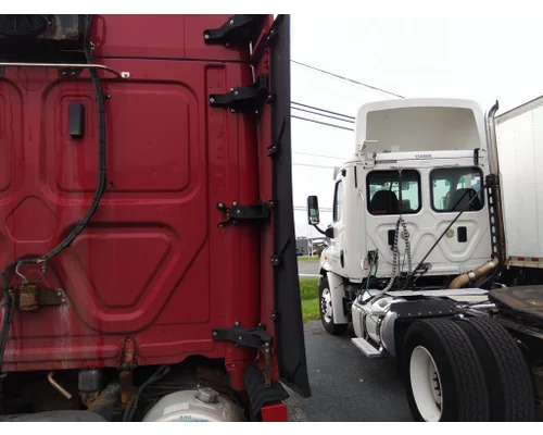FREIGHTLINER CASCADIA 126 CAB EXTENSION