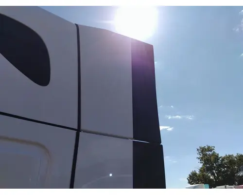 FREIGHTLINER CASCADIA 126 CAB EXTENSION