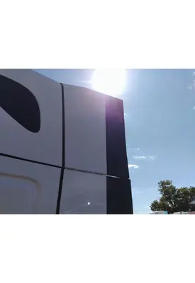 FREIGHTLINER CASCADIA 126 CAB EXTENSION
