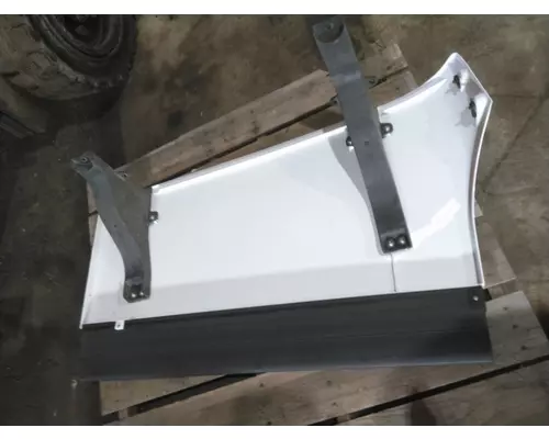 FREIGHTLINER CASCADIA 126 CAB EXTENSION