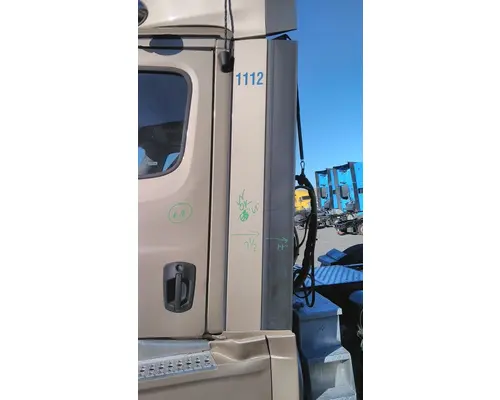 FREIGHTLINER CASCADIA 126 CAB EXTENSION