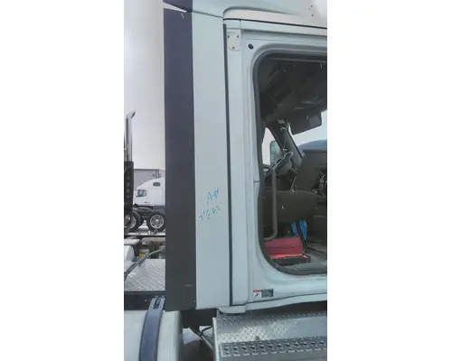 FREIGHTLINER CASCADIA 126 CAB EXTENSION