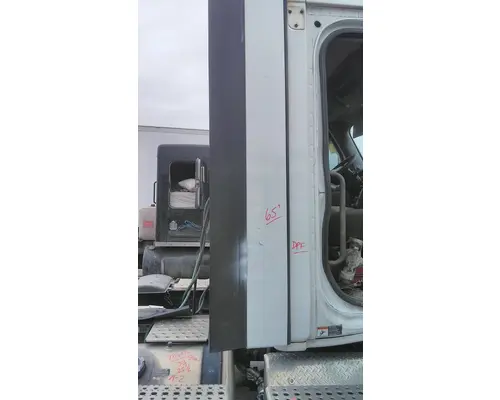 FREIGHTLINER CASCADIA 126 CAB EXTENSION