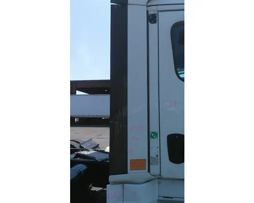 FREIGHTLINER CASCADIA 126 CAB EXTENSION