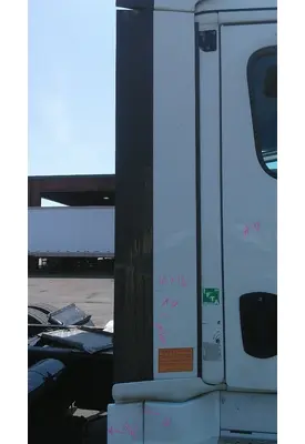 FREIGHTLINER CASCADIA 126 CAB EXTENSION