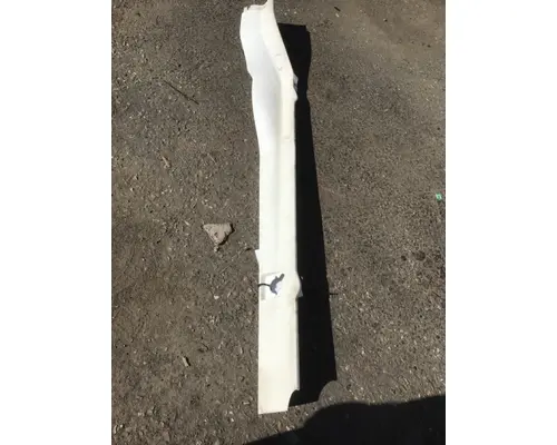 FREIGHTLINER CASCADIA 126 CAB SKIRT FILLER PANEL