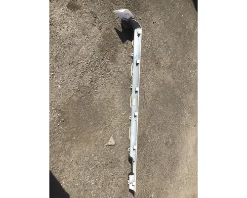 FREIGHTLINER CASCADIA 126 CAB SKIRT FILLER PANEL