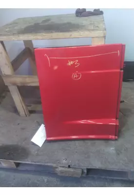 FREIGHTLINER CASCADIA 126 CAB SKIRT/SIDE FAIRING