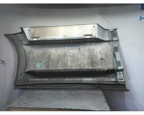 FREIGHTLINER CASCADIA 126 CAB SKIRTSIDE FAIRING