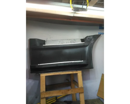 FREIGHTLINER CASCADIA 126 CAB SKIRT/SIDE FAIRING