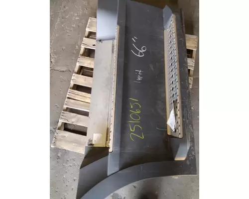 FREIGHTLINER CASCADIA 126 CAB SKIRTSIDE FAIRING