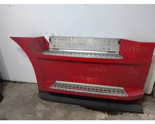 FREIGHTLINER CASCADIA 126 CAB SKIRTSIDE FAIRING