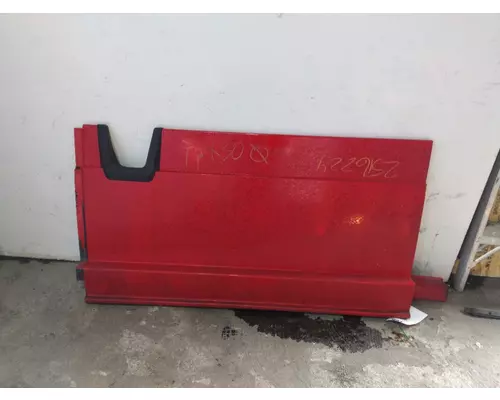 FREIGHTLINER CASCADIA 126 CAB SKIRTSIDE FAIRING