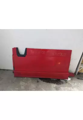 FREIGHTLINER CASCADIA 126 CAB SKIRT/SIDE FAIRING