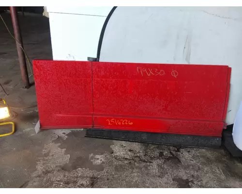 FREIGHTLINER CASCADIA 126 CAB SKIRTSIDE FAIRING