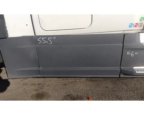 FREIGHTLINER CASCADIA 126 CAB SKIRTSIDE FAIRING