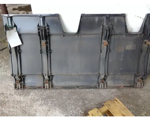 FREIGHTLINER CASCADIA 126 CAB SKIRTSIDE FAIRING