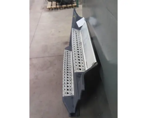 FREIGHTLINER CASCADIA 126 CAB SKIRTSIDE FAIRING