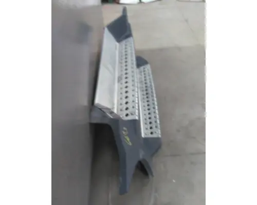 FREIGHTLINER CASCADIA 126 CAB SKIRTSIDE FAIRING