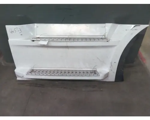 FREIGHTLINER CASCADIA 126 CAB SKIRTSIDE FAIRING