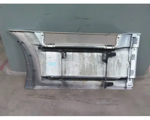 FREIGHTLINER CASCADIA 126 CAB SKIRTSIDE FAIRING