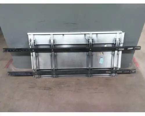 FREIGHTLINER CASCADIA 126 CAB SKIRTSIDE FAIRING