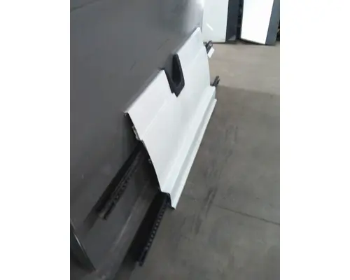 FREIGHTLINER CASCADIA 126 CAB SKIRTSIDE FAIRING