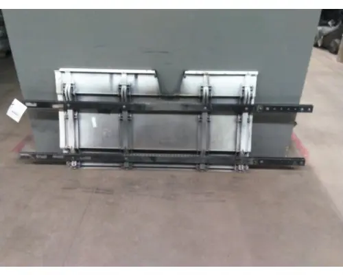 FREIGHTLINER CASCADIA 126 CAB SKIRTSIDE FAIRING