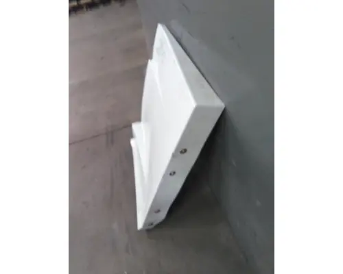 FREIGHTLINER CASCADIA 126 CAB SKIRTSIDE FAIRING
