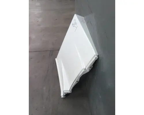 FREIGHTLINER CASCADIA 126 CAB SKIRTSIDE FAIRING