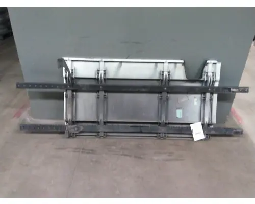 FREIGHTLINER CASCADIA 126 CAB SKIRTSIDE FAIRING