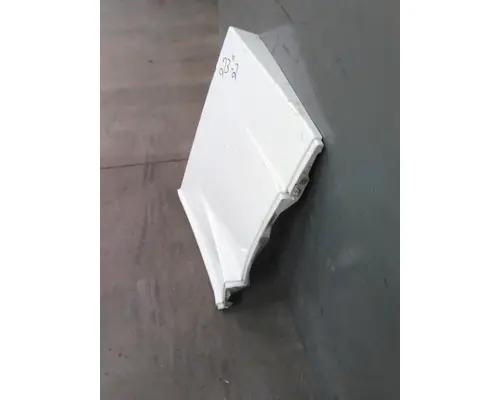 FREIGHTLINER CASCADIA 126 CAB SKIRTSIDE FAIRING