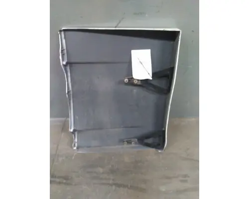 FREIGHTLINER CASCADIA 126 CAB SKIRTSIDE FAIRING