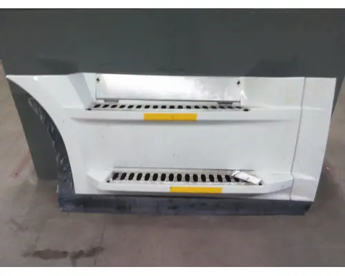 FREIGHTLINER CASCADIA 126 CAB SKIRTSIDE FAIRING